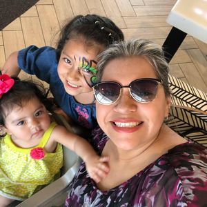 Meet your Posher, Gloria